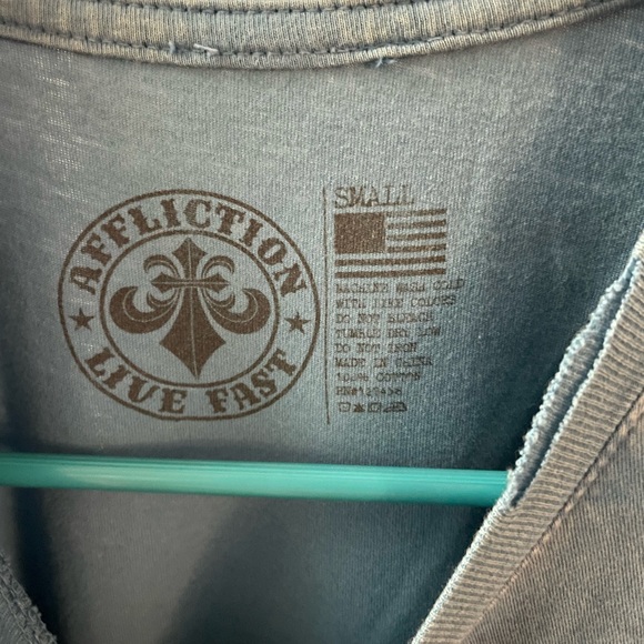 Affliction Blue T-shirt - Picture 4 of 5